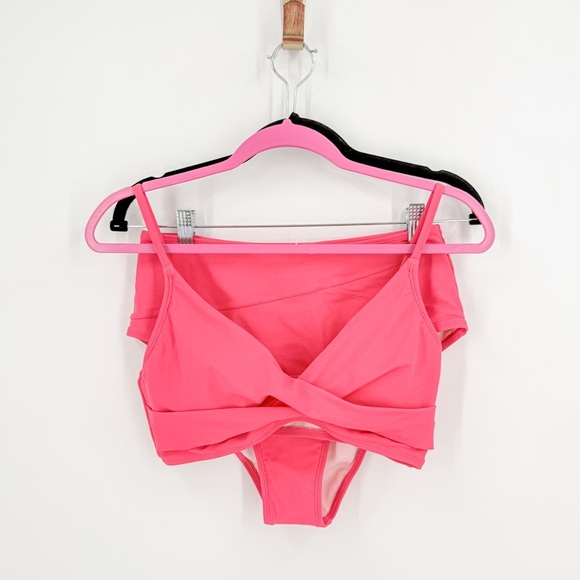 Cupshe Pink Bikini Set with Classic Bow Detail - Picture 1 of 7